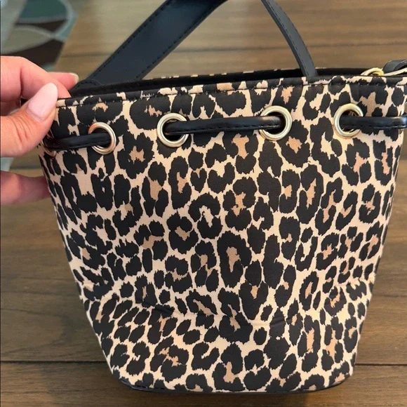 Dior GWP Beauty Crossbody - Picture 2 of 6